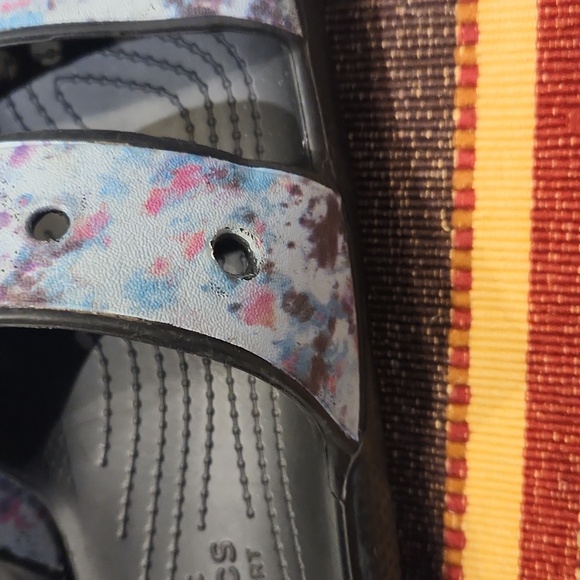 crocs tie dye sandals men's size 5 women's size 7 - Picture 6 of 7